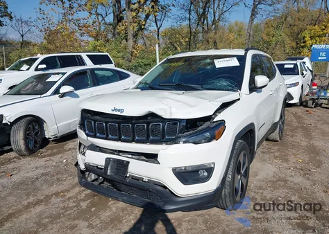 2018 Jeep Compass Latitude 4X4 из США, поврежденный, VIN 3C4NJDBBXJT101589